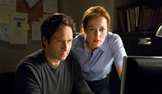 Gillian Anderson Describes X-Files Revival Premiere in Three Words ...