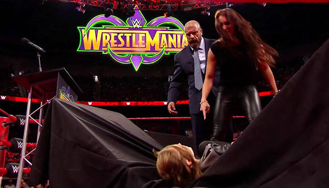 Ronda Rousey Stephanie McMahon Raw 4218