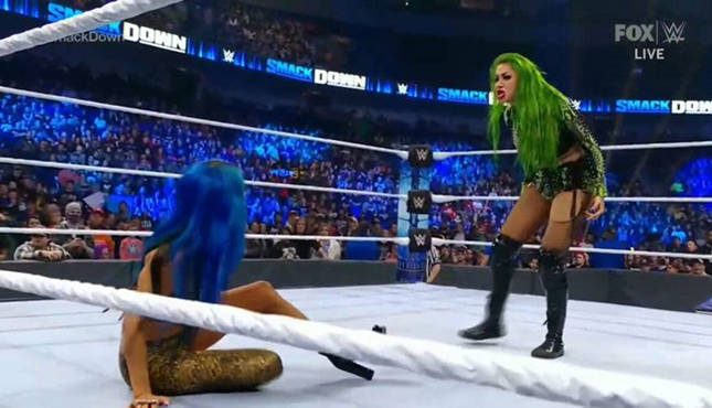 WWE Smackdown Shotzi Blackheart Sasha Banks