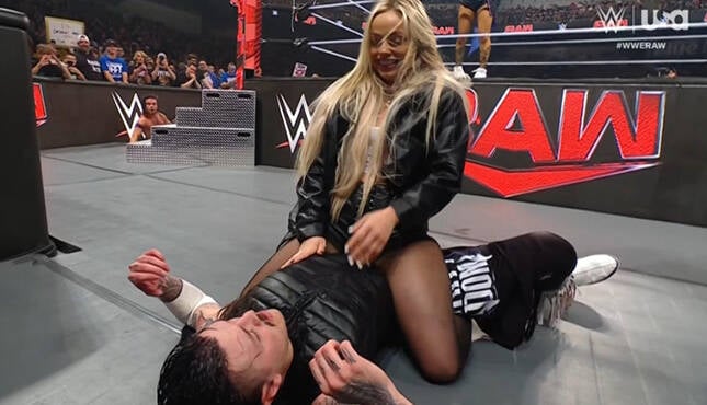 WWE Raw Liv Morgan Dominik Mysterio