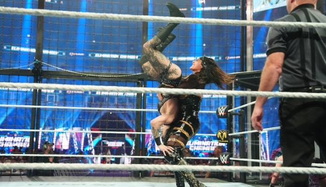 WWE Elimination Chamber - Raquel Rodriguez slams Rhea Ripley