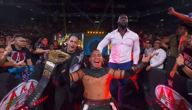 El Hijo del Vikingo with Dorian Roldan and Omos at AAA Noche de Los Grandes 2026.