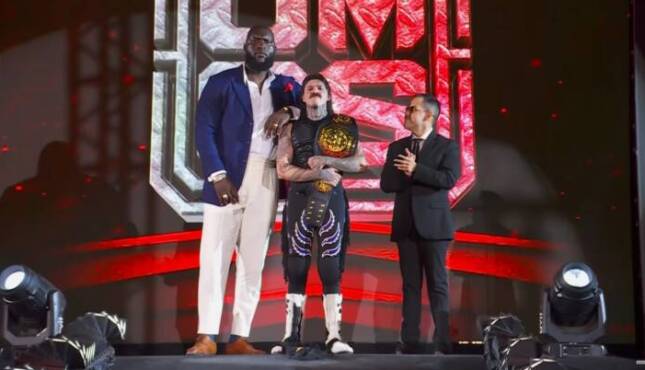 Omos, Dominik Mysterio., and Dorian Roldán at AAA Verano de Escándalo Week One.