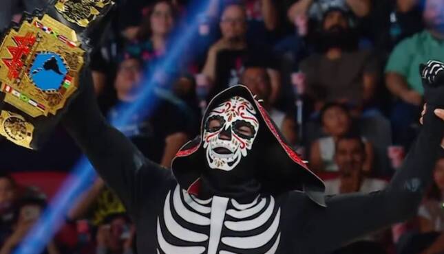 AAA Ola de Calor - La Parka wins Latin American Title