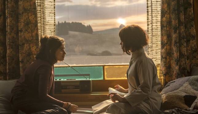 Klara and the Sun - Klara and Josie